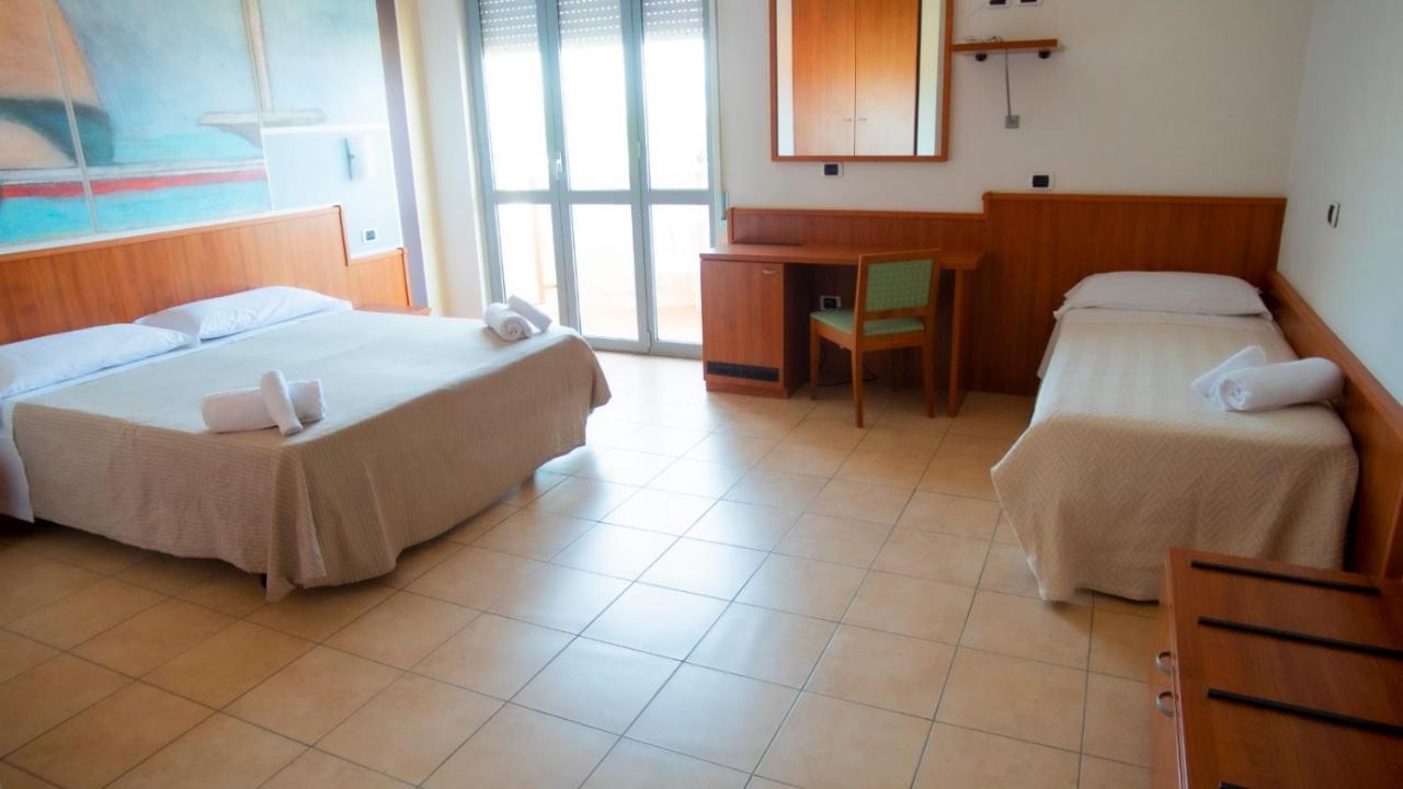 Hotel Royal Giulianova Extérieur photo